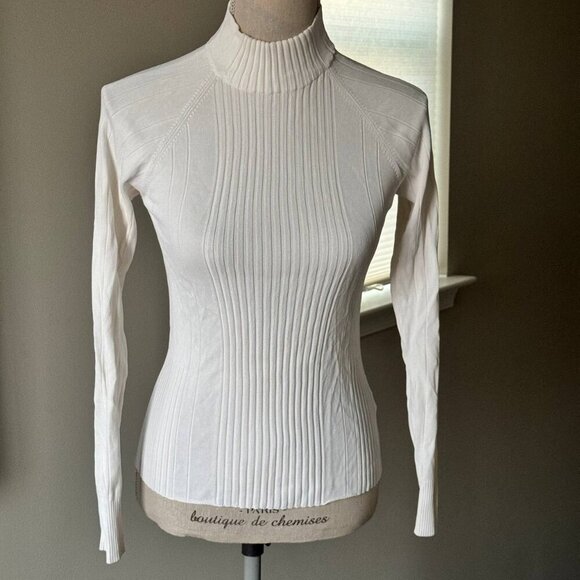 French Concept White Classy Minimalist Turtleneck - Size Small - Picture 1 of 7